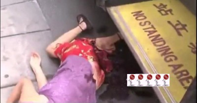 Опоздала бабушка на автобус, но успела ...