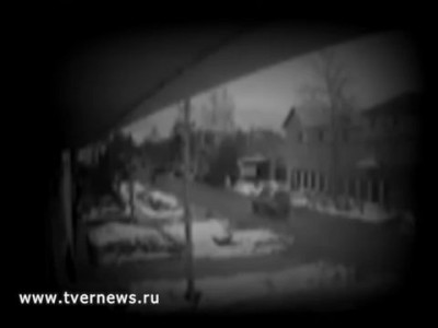 В Твери сбили маму с ребенком! Видео с камеры наблюдения