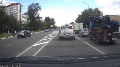Хруст чуть не угодил под колесо
