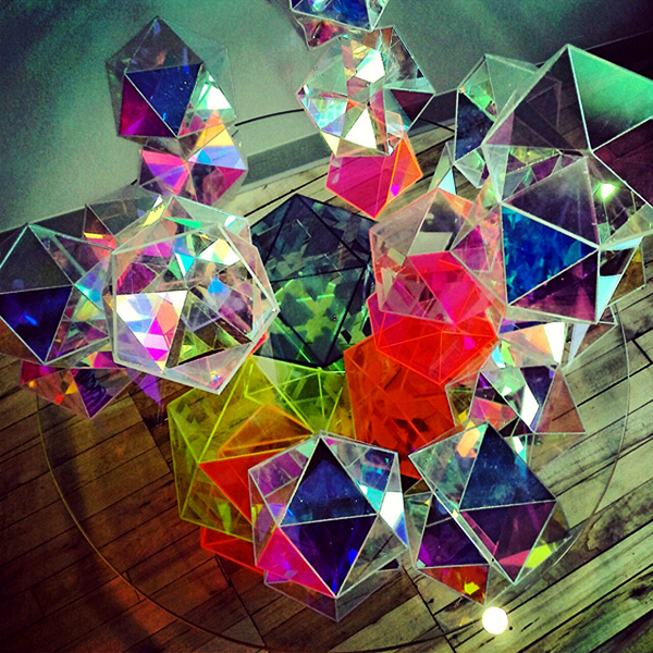 Sparkle_Geometric_Table_02