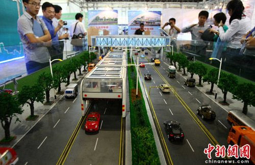 1280828491_chinabus02