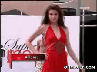 __model-falls-water-fashion-show