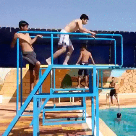 стало больно