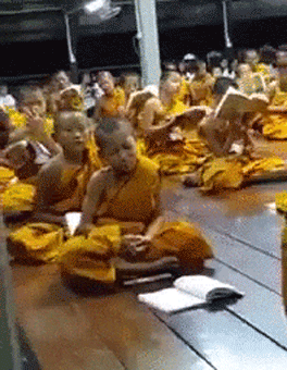 anon-гифки-монах-2560563