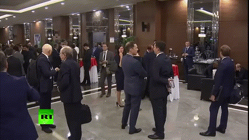 Чет застеснялся