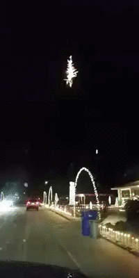 -праздник-к-нам-приходит-елка-гирлянды-2699652