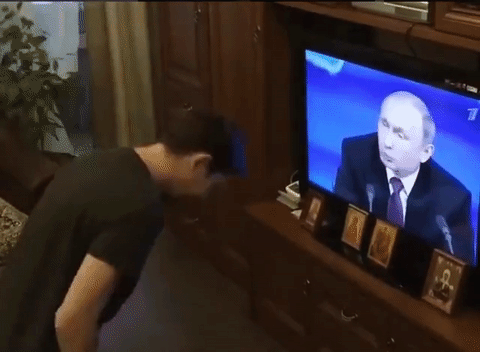 Молится на Путина