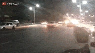 emttKGXNSPuZLOtXAP5s_Police-Car-Door-Chase