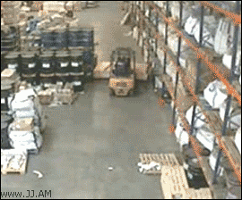 Forklift_warehouse
