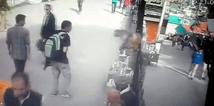 Обезьяна отомстила