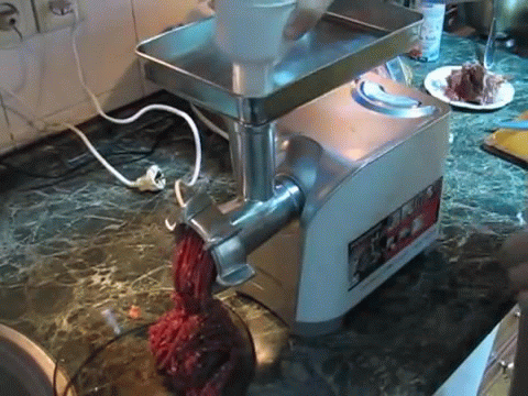 Из фарша мясо