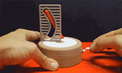 b43dfa62-straight-pole-through-a-curved-hole