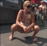 12312311111238416977_pissing-girl