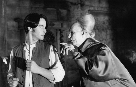 kinopoisk.ru-Dracula-2515710