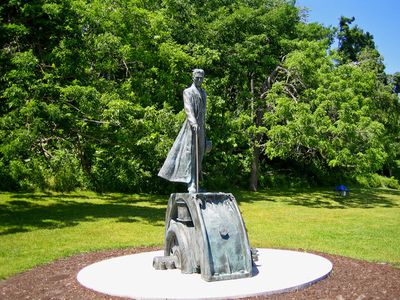 Памятник Н. Тесла