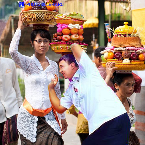 depositphotos_10026619-Balinese-woman-carrying-offerings-on