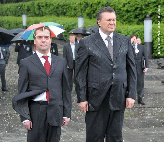 medvedev-yanukovich_02