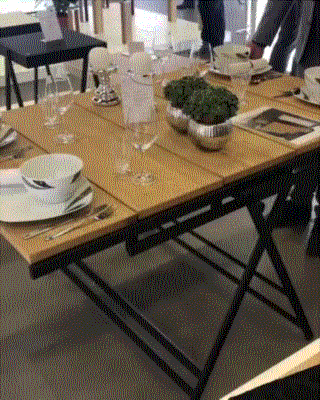 Стол, который легко превращается в стильный стеллаж