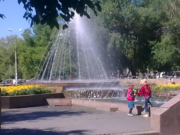 0_145549_4a7e3ea6_orig