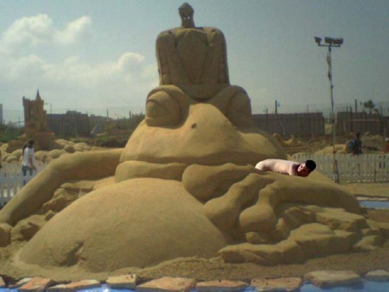 Чувак на пляже 1