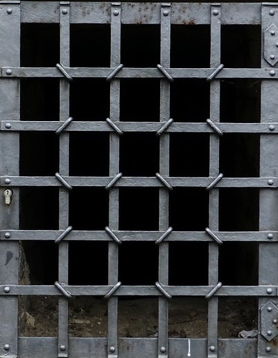 window-642009_1280