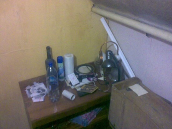 Тумбочка в туалете