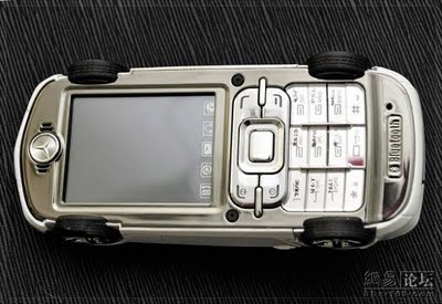 Mercedes_Cell_Phone_07