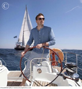 man_steering_yacht_21has0020rf