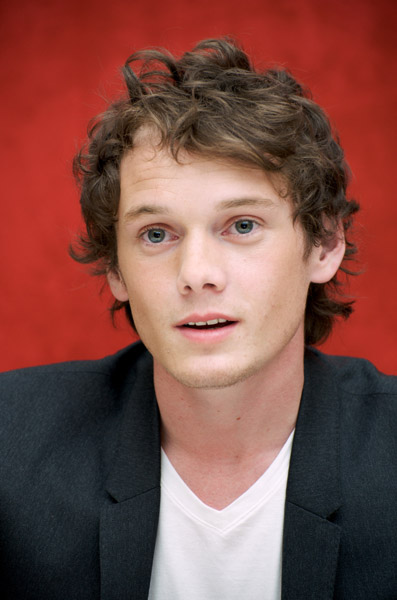 kinopoisk.ru-Anton-Yelchin-1196104