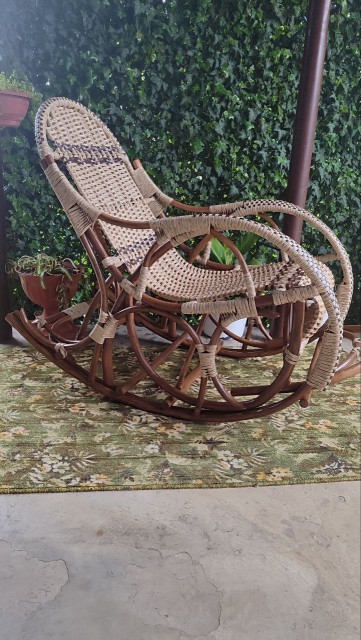 photo_5262985184750463592_y