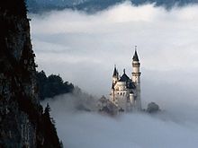 220px-Neuschwanstein_Castle (1)