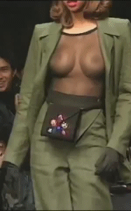 СИСЯ НА ПОДИУМЕ