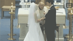 гифки-fail-уснула-на-свадьбе-песочница-467776