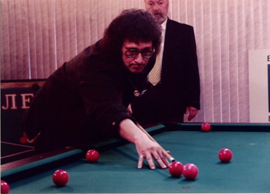 Ведущий шоу - Николай Николаевич