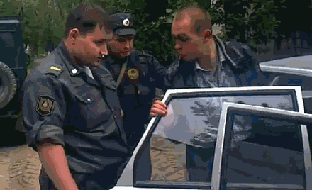 гифки-менты-россия-сбежал-729329