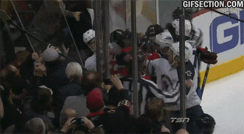 гифки-хоккей-отжал-шлем-942589