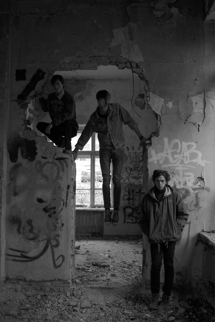 more/ - далеко