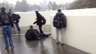 гифки-катись-отсюда-скользко-лед-853133