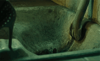 Ощущения когда ночью сидишь в деревенском сортире