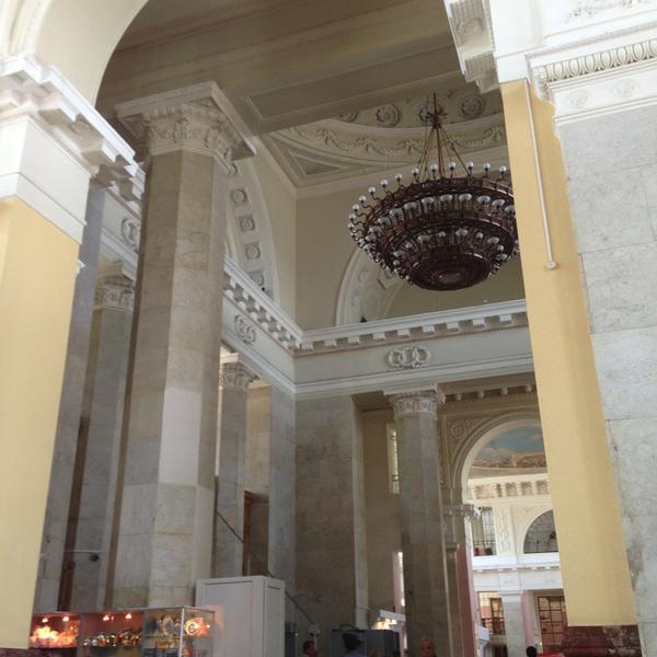 люстра и полиция