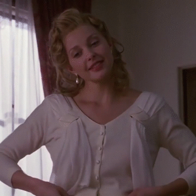 3. Эшли Джадд топлесс.