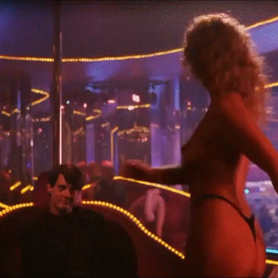 2. Элизабет Беркли топлес