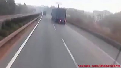 Porsche Cayenne dragged on road for miles after tailgating truck