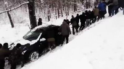 Помощь и взаимовыручка на дороге