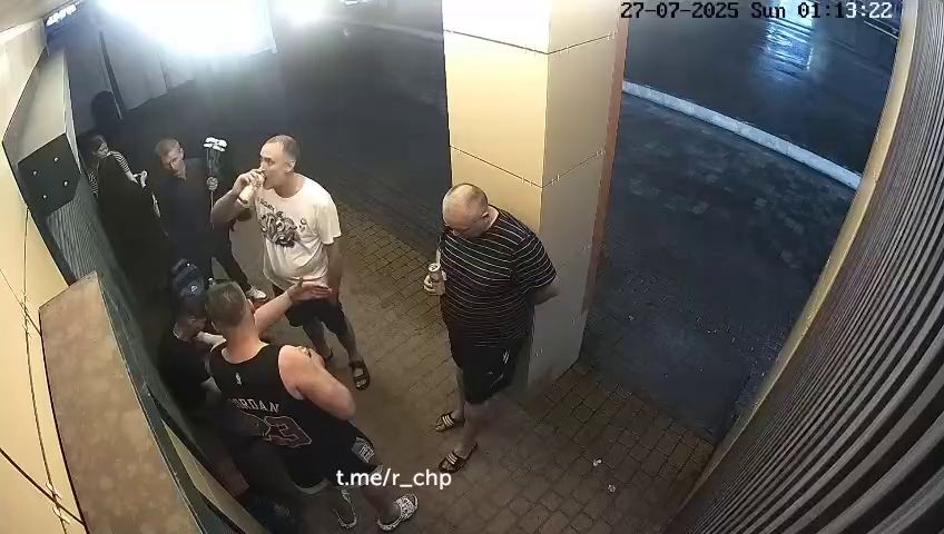 Сейчас уработаю дрища с цветами...