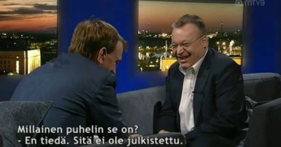Глава Нокии выкинул айфон ведущего...