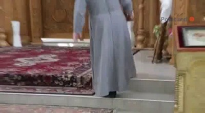 В молдавской церкви используют модные пылесосы