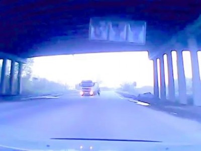 Ачинск. Мужик хотел броситься под фуру. 25.05.2013