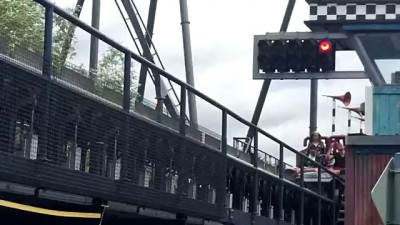 Лучший аттракцион - разгон 130 км/ч за 2,3 секунды , высота 60 метров