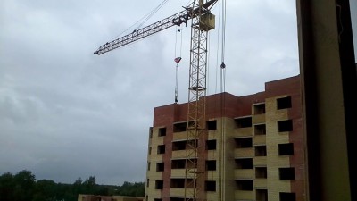 Девушка упала с крана и разбилась